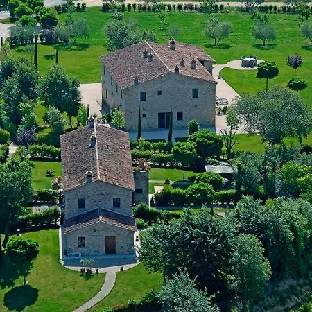 Semesterbostad Tuscan For 6 People, Ideally Located *