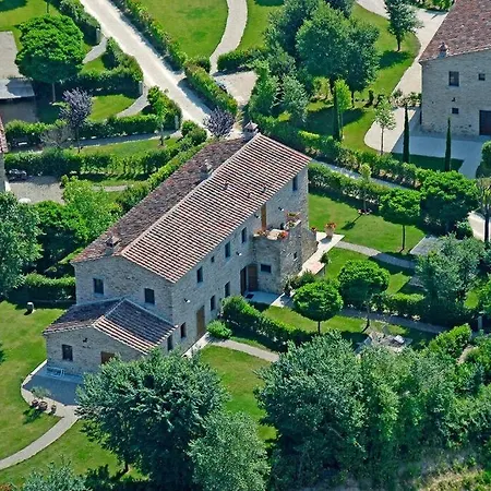 Semesterbostad Tuscan For 6 People, Ideally Located *