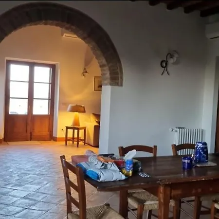 Tuscan For 6 People, Ideally Located Vakantiehuis
