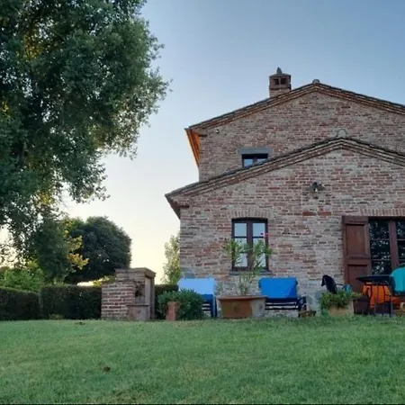 Tuscan For 6 People, Ideally Located Holiday home *
