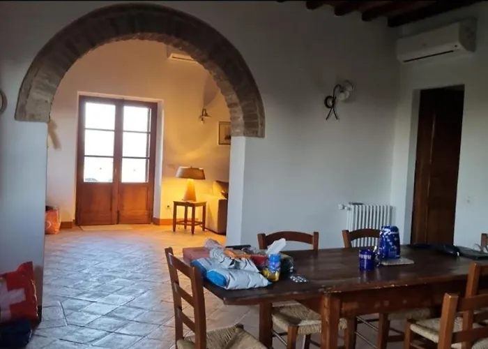Tuscan For 6 People, Ideally Located Nyaraló