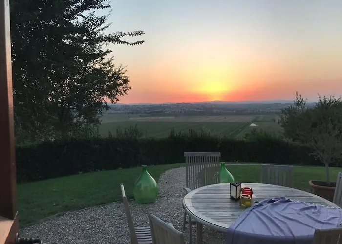 Tuscan For 6 People, Ideally Located Дом отдыха Кортона